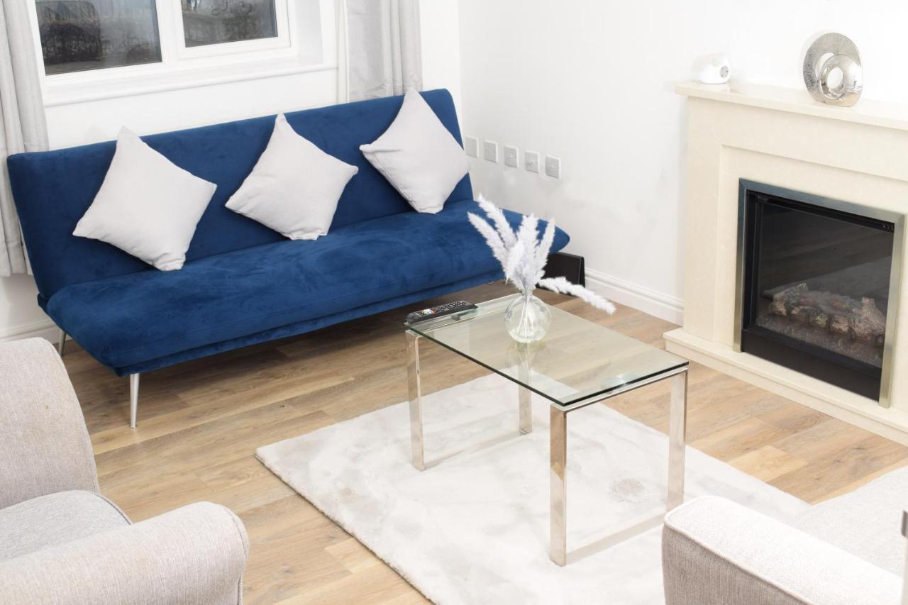 Modern 3 Bed House Apartment Wolverhampton Exterior foto